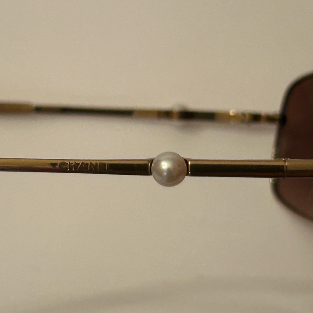 CHANEL Gold Sunglasses with Pearl Embellishment - Picture 8 of 9